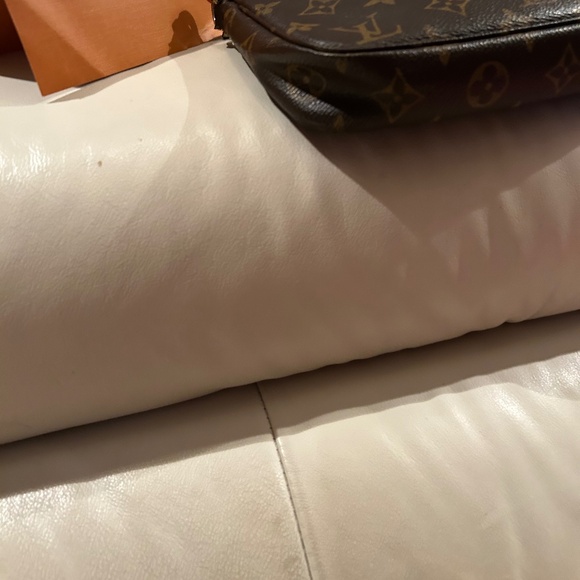 Louis Vuitton Pouchette accessories in monogram🤎🧡 - Picture 9 of 15